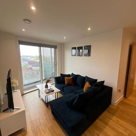 2 Bed Corner Apartment With Gym Манчестер Екстер'єр фото